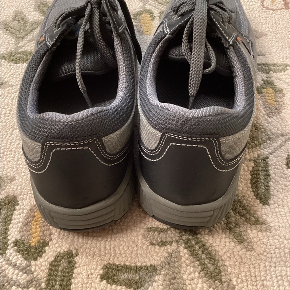 Orthofeet Men’s, casual lace shoes.  Gray size 11.5 wide. - Picture 5 of 5
